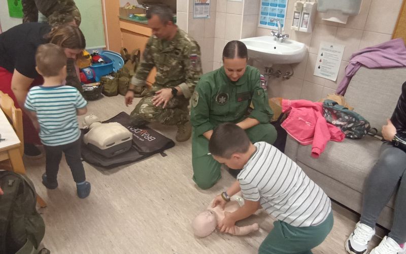 vojaki-bolnicarji, sb-novo-mesto-pediatricni-oddelek