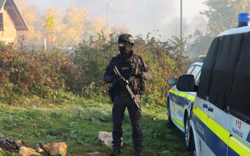 romsko naselje Žabjak, policija