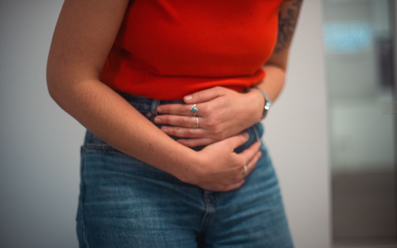 simbolična, slabost, bruhanje, črevesna-gripa, driska, trebuh, črevesje, prebavni-trakt