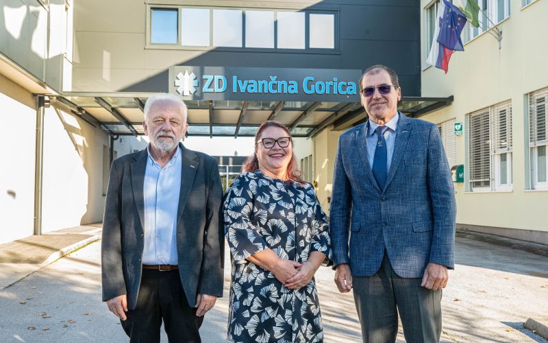 Mateja Plut Švigelj v družbi nekdanjega direktorja in župana Dušana Strnada