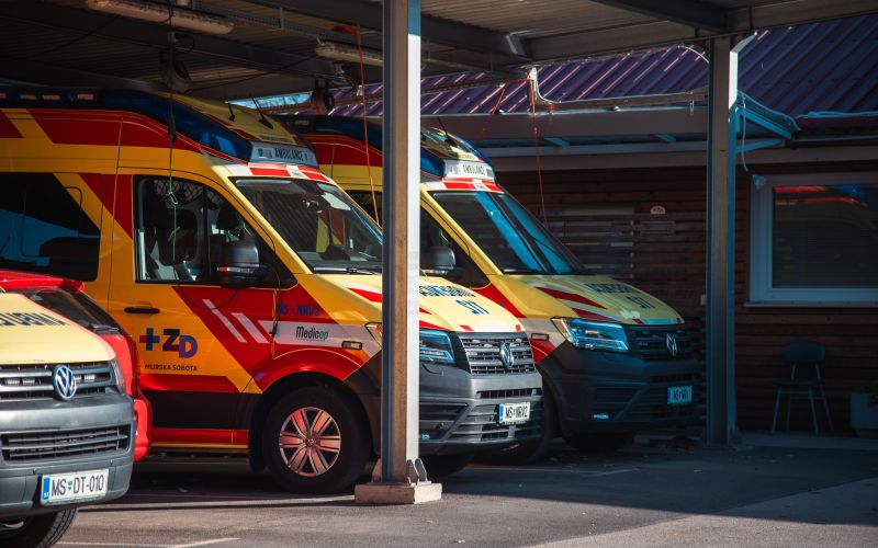 simbolična, rešilec, reševalci, reševalno-vozilo, 112, zdravstveni-dom-murska-sobota