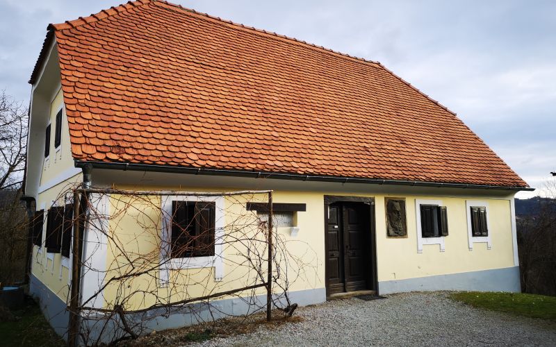 Aškerčeva hiša (5).jpg