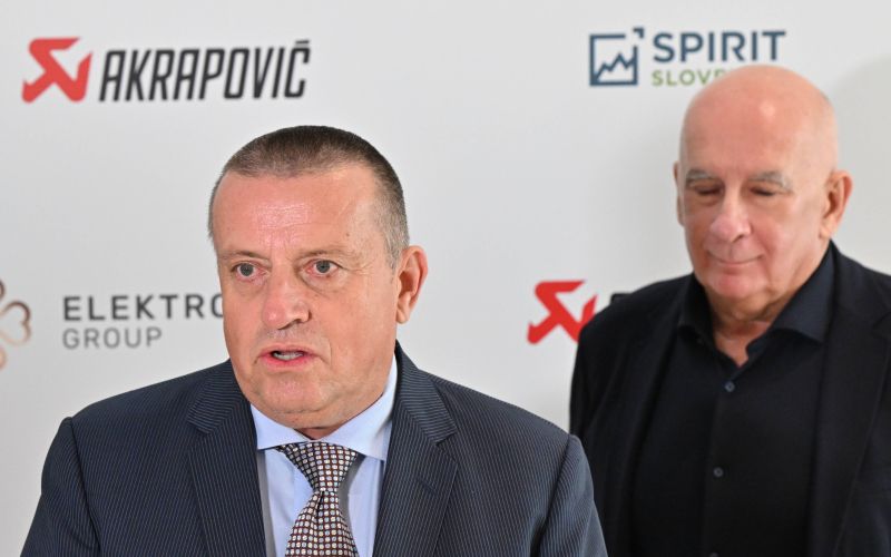 pececnik akrapovic.jpg