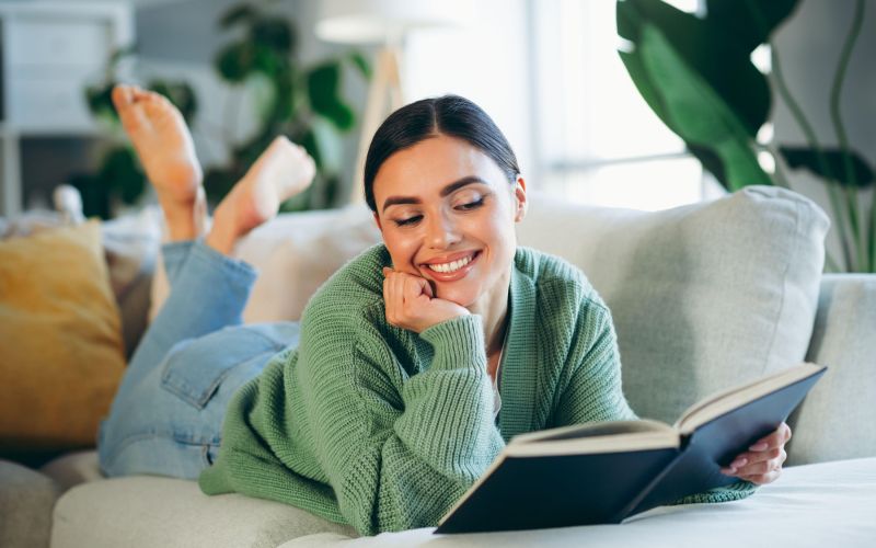 bralni-koticek, interier