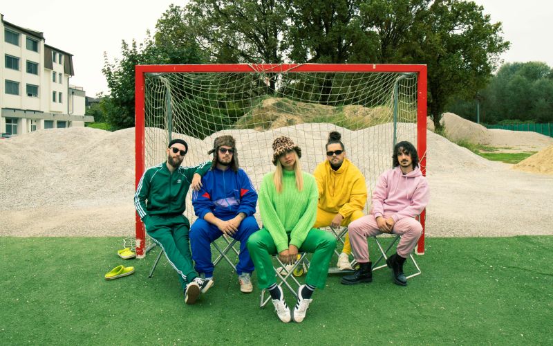 Bomb Shell - Nova pesem Neznano govori o pogumu, zaupanju vase in o tem, da neznano ni nekaj strašlj