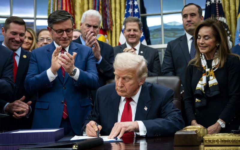 donald trump, podpis, financiranje vlade.jpg