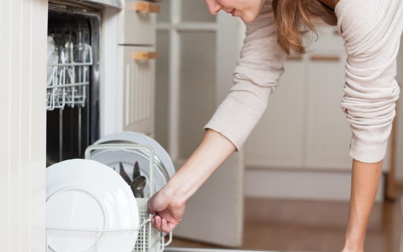 pomivalni-stroj-predalcki