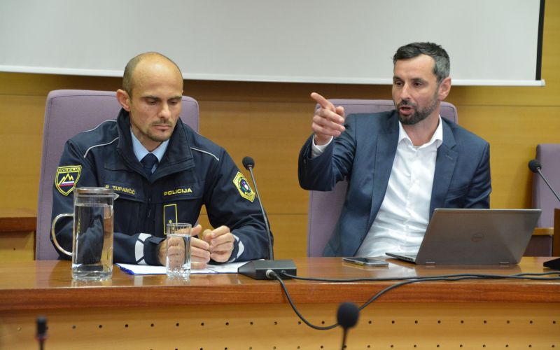 Robert Zupancic iz PU Nm in Peter Grum iz Furs.JPG