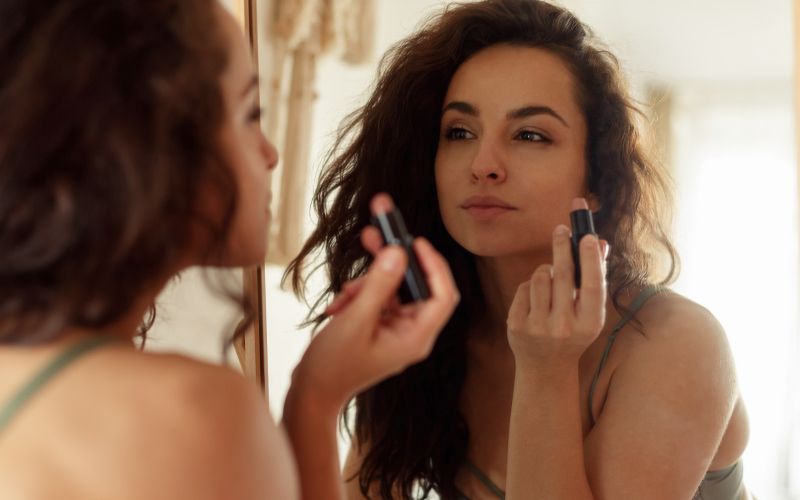 ženska, ličila.jpg