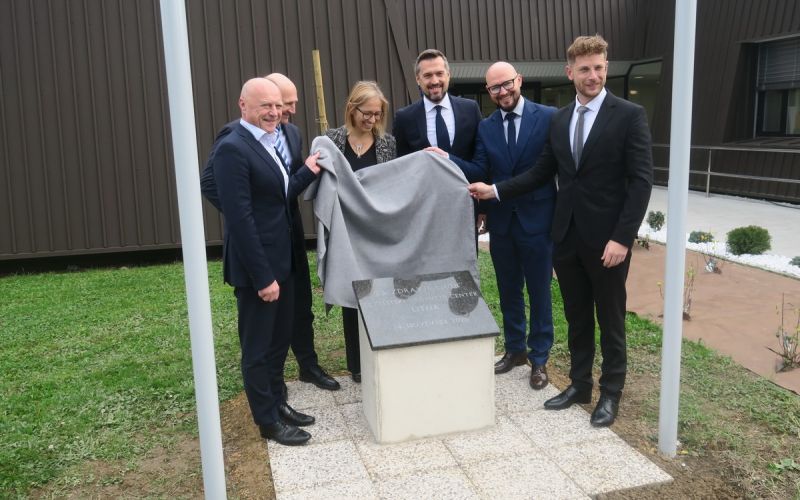 LITIJA gradnja SUC temeljni kamen.JPG