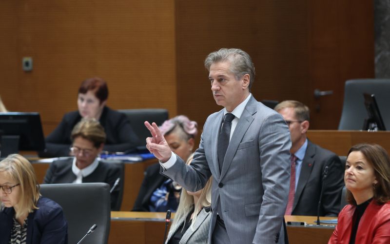 robert-golob, drzavni-zbor