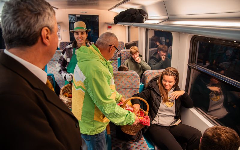 tradicionalni-slovenski-zajtrk, društvo-čebelarjev, lokalna-hrana-na-vlakih, kgz