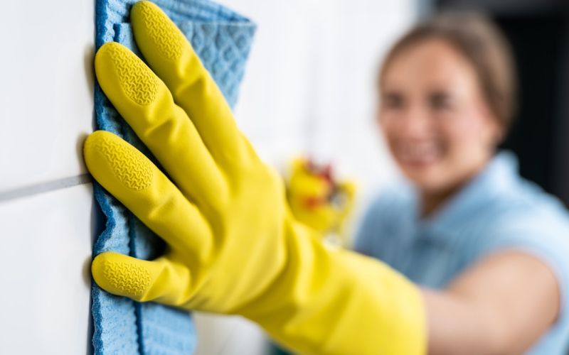 ciscenje-fug, kopalnica, soda-bikarbona