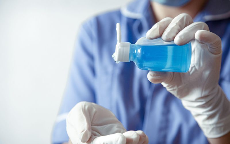 razkužilo za roke, dezinfekcija, zdravnik