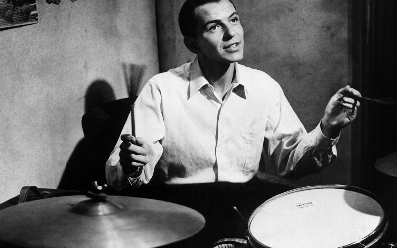 Mož z zlato roko, Frank Sinatra - !!!Nekdanji odvisnik od drog Frankie Machine, ki ga igra Frank Sin