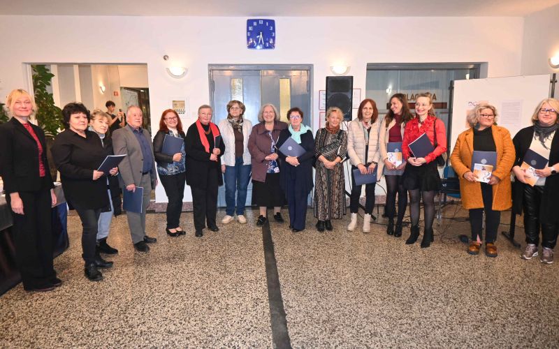 gnoj-je-zlato, razstava-jskd