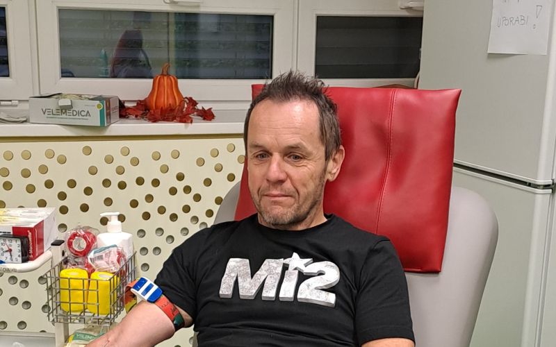 Erik Kraševec na odvzemu krvi