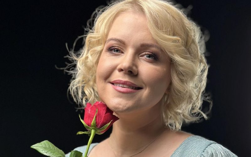 Darja Gajšek te dni predstavlja novo, čutno balado Prosim te, ne hodi mimo.