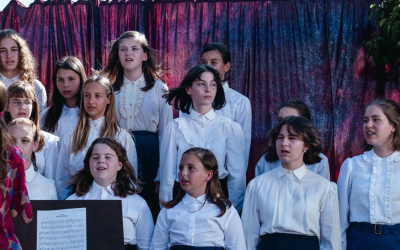 Ida, ki je pela tako grdo, da so še mrtvi vstali od mrtvih in zapeli z njo -Film Ida, ki je pela tak