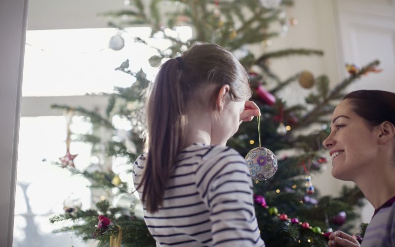 okrasevanje-bozicnih-jelk, prazniki