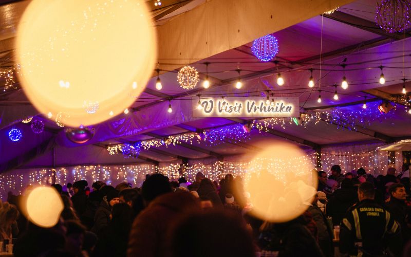 vrhnika, veseli december