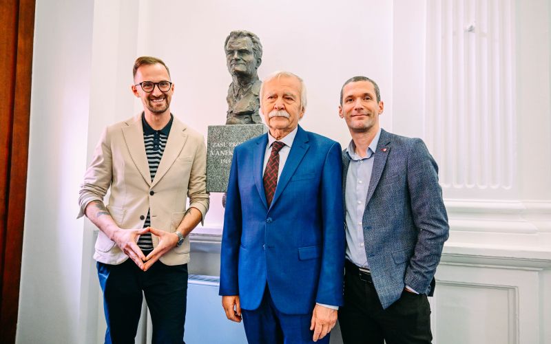 vanek-siftar, doprsni-kip, pravna-fakulteta-univerze-v-mariboru