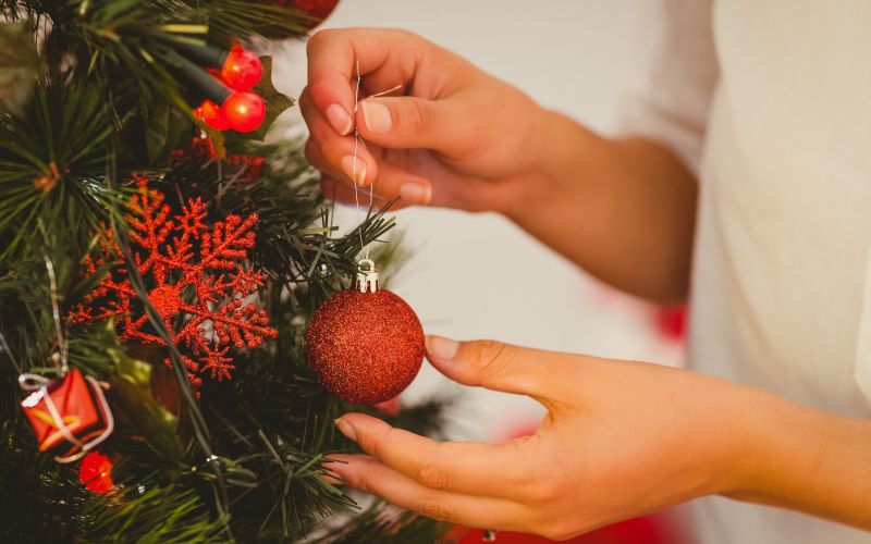 okrasevanje-bozicnih-jelk, prazniki