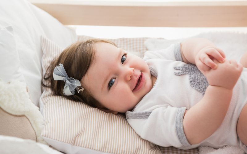 otrok, deklica, punčka,.jpg