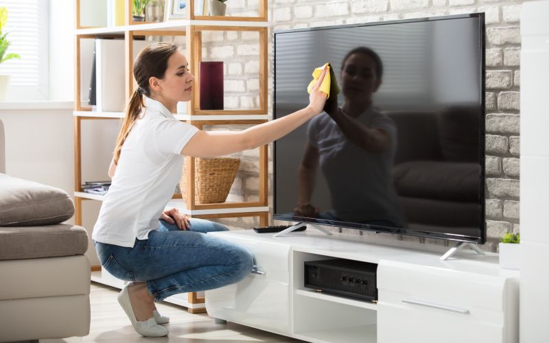 brisanje-prahu, staticna-elektrika