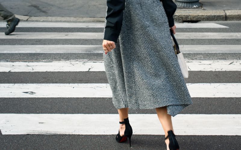 siva obleka, krilo ,volna