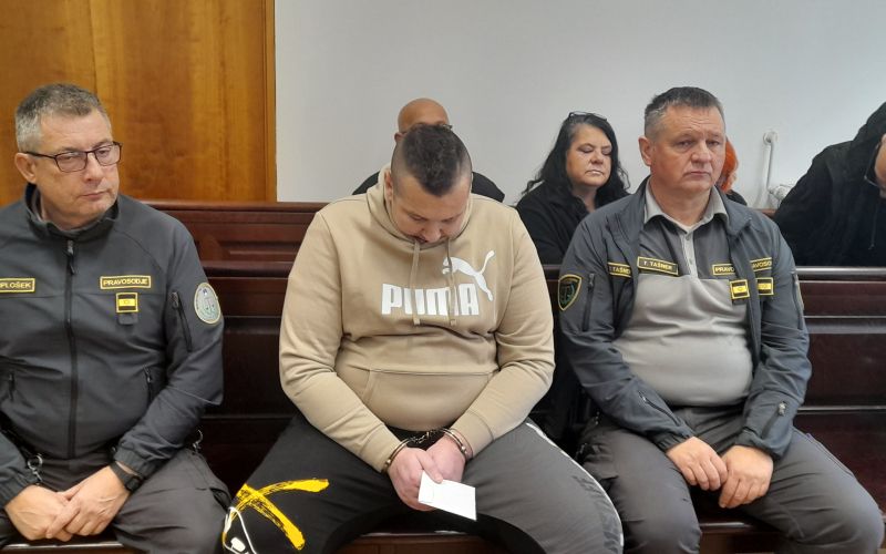 nOVAK tILEN pOSSNIG.jpg