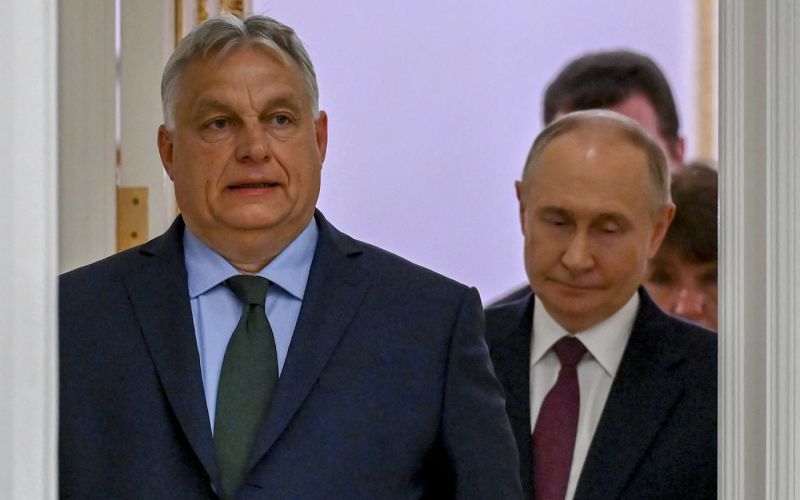 viktor orban, vladimir putin, julij 2025.jpg