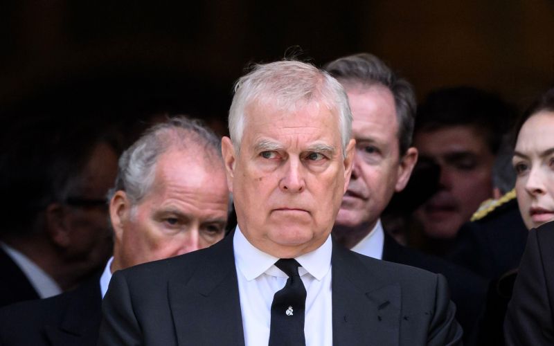 princ Andrew - Princa Andrewa in njegove zahteve do svojega policijskega spremljevalca, ne bodo prei