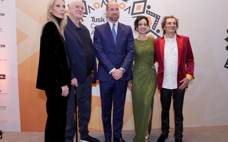 Princ William, John Cleese, Ronnie Wood - !!!Princ William se je družil tudi s podpornikoma komiko