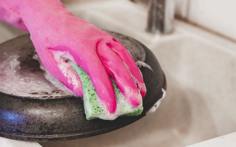 odstranjevanje-rje, ciscenje-posode