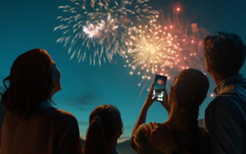 Družina v pričakovanju novega leta