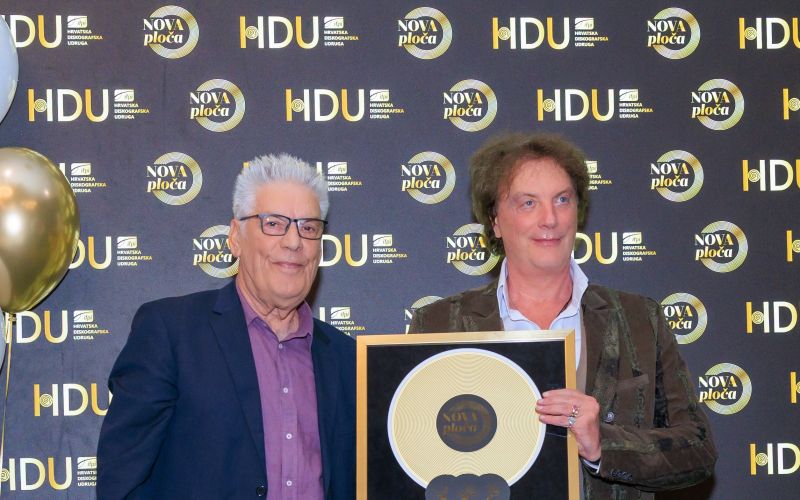 nova plosca - sinisa skarica in tonci huljic.jpg