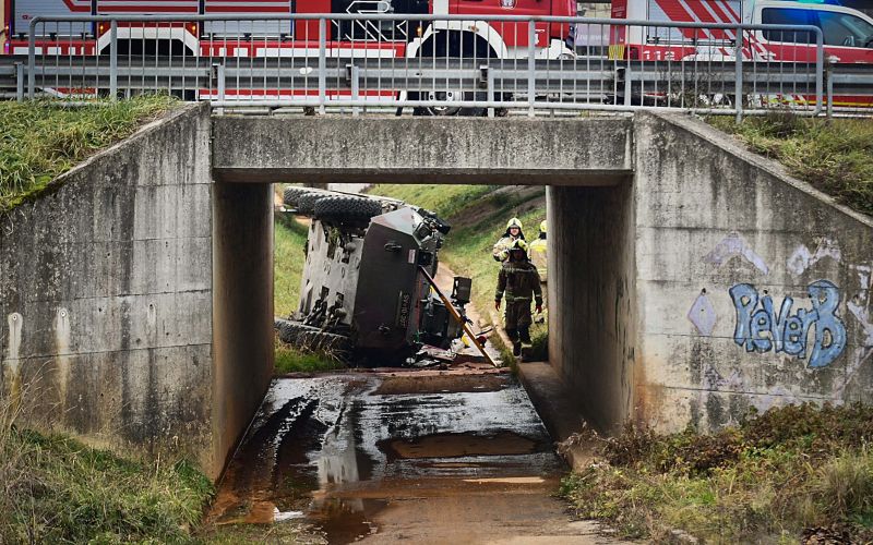 vojak, vozilo, nesreca