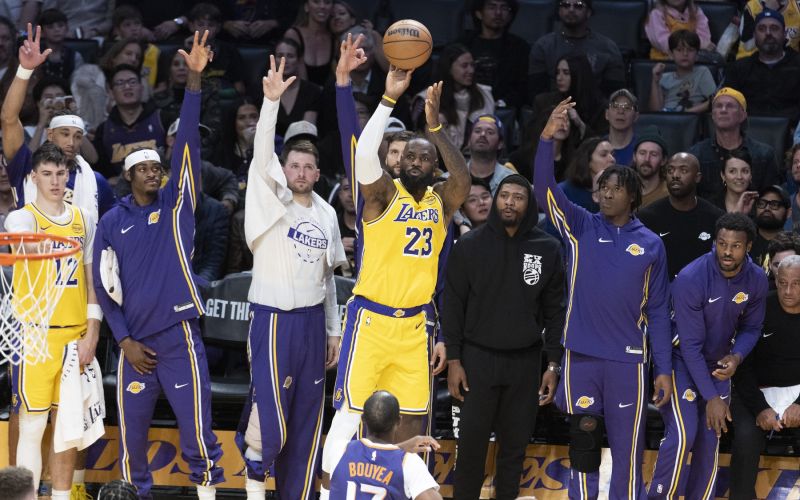 lakers lebron doncic.jpg