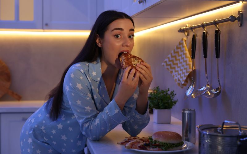 motnje hranjenja, nočno hranjenje