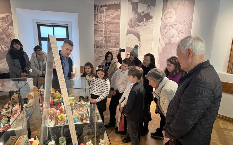 razstava, posavski-muzej-brezice, igre-moje-mladosti