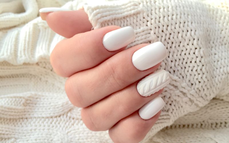 Snežno beli nohti