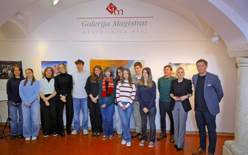 cg_razstava_gimnazijcev.jpg