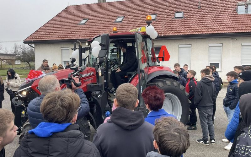 biotehniska-sola-rakican, traktor