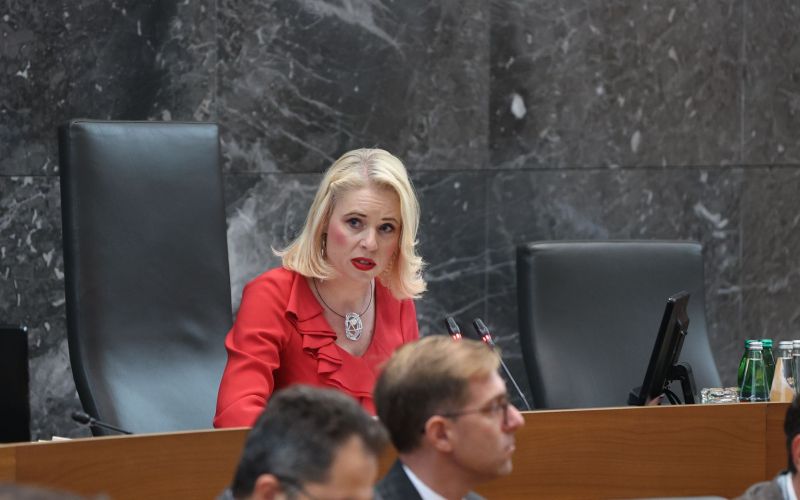 urška klakočar zupančič.jpg