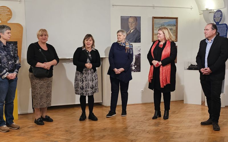 Soavtorice razstave in Direktor Pokrajinskega muzeja Murska Sobota
