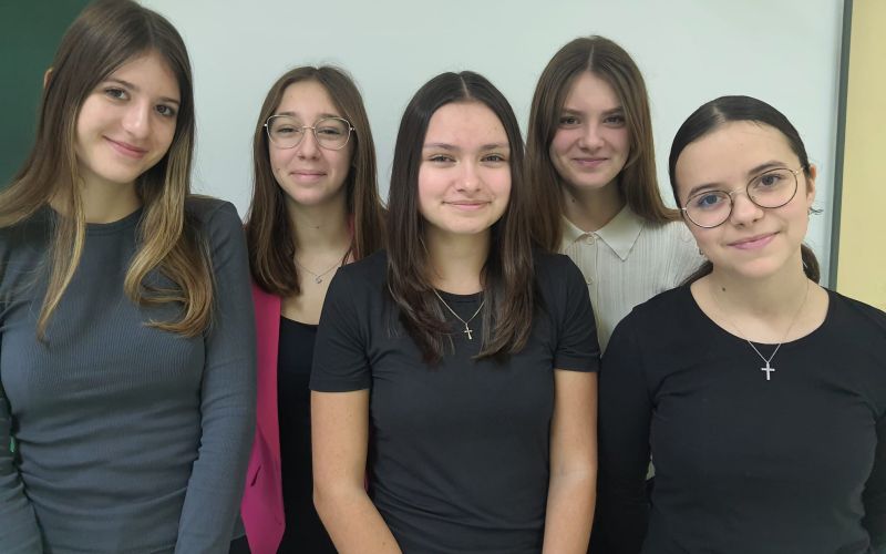 zlati-kabel, os-apace