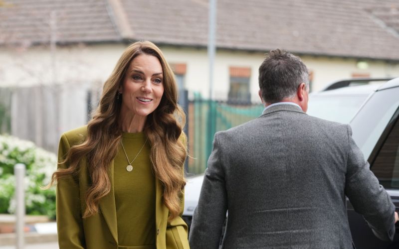 Princesa Kate - !!Britanski Vogue je prvič pripravil seznam najbolje oblečenih osebnosti, na njem pa