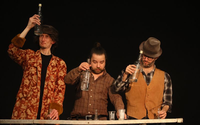 IMG_2441_ Dnevi komedije - ko je pravo žganje kot oderski rekviyit.jpg