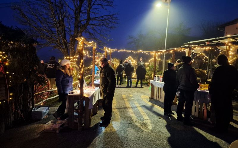 loncarovci, bozicna-vas, gin-bells